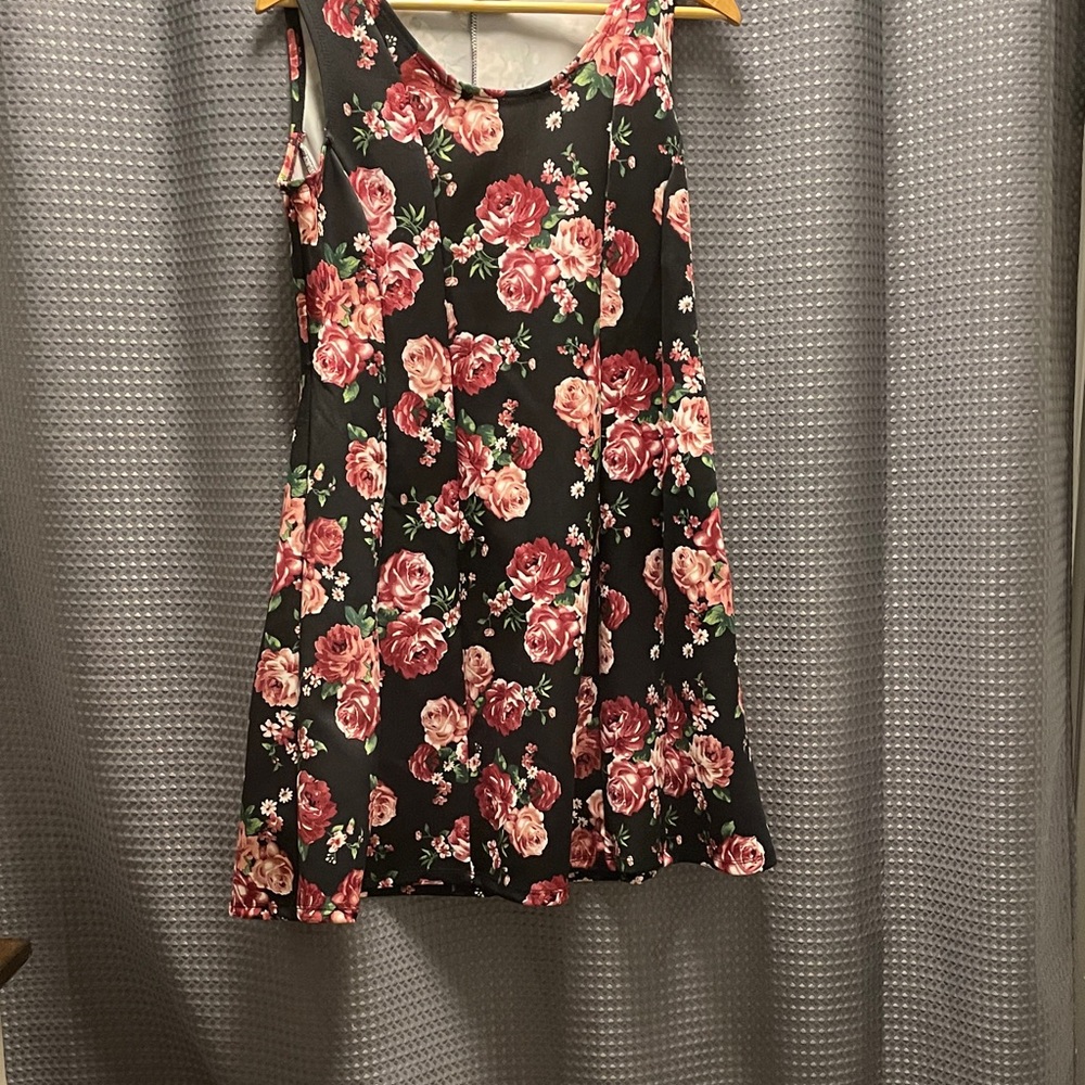 Floral Sleeveless Dress - Black and Pink